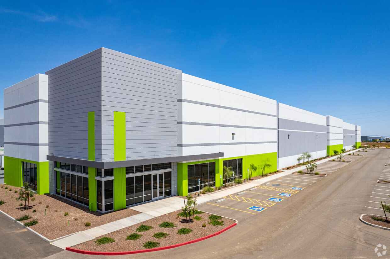  Premier Warehouse and Office Space for Rent in Glendale
