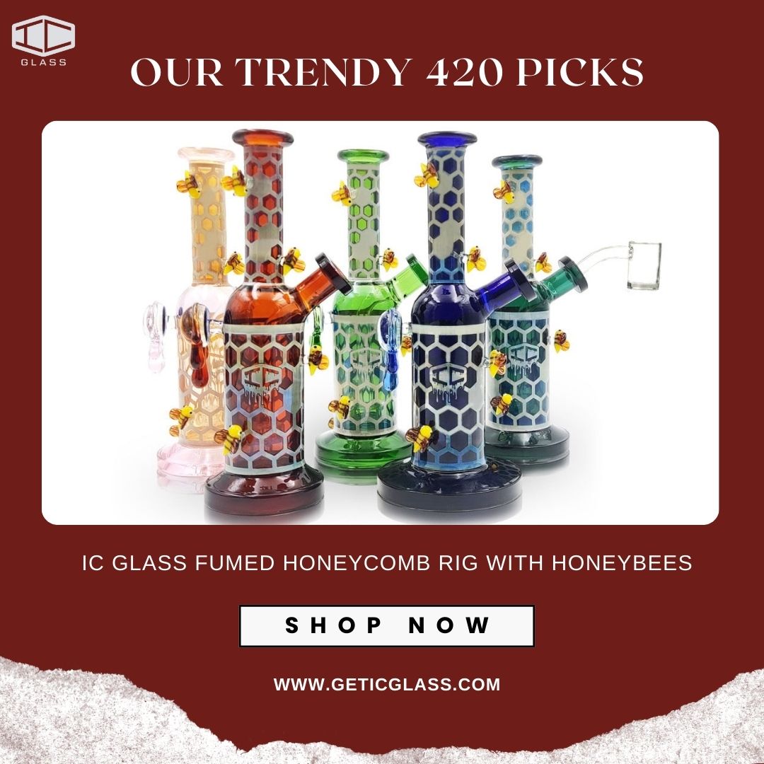  IC Glass Fumed Honeycomb Rig With Honeybees