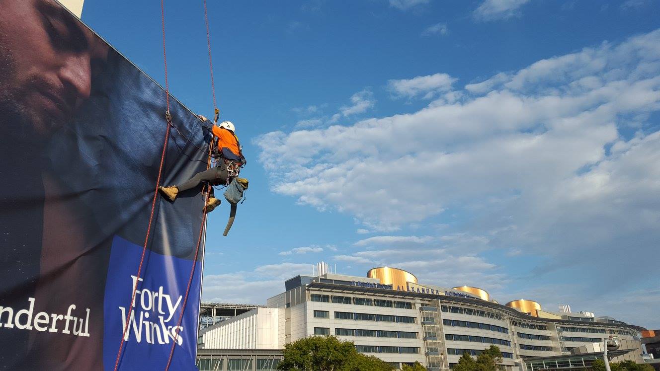  Professional Site Abseiling Services – Prime Signs Brisbane