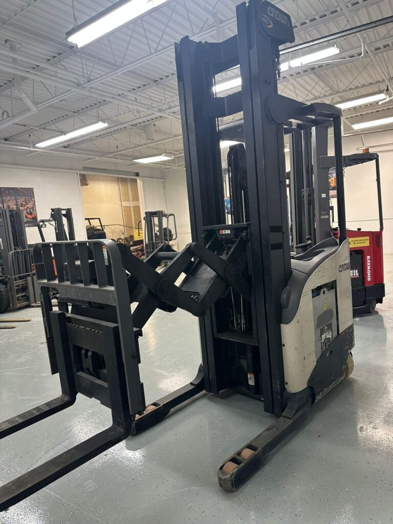  Buy Used Dock Stocker – Crown RR725 Deep Reach Forklift Available Now