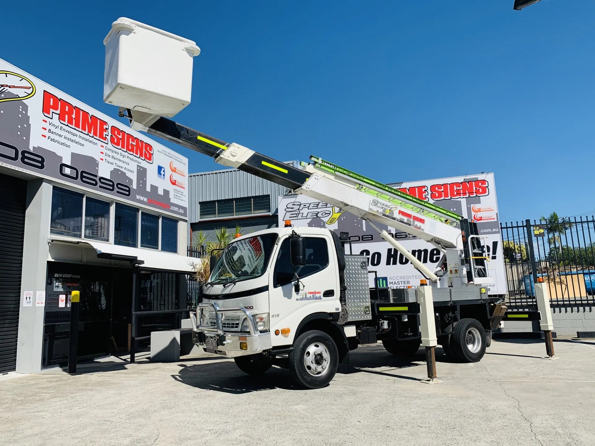  Reliable Boom Lift Solutions & Fleet in Brisbane – PrimeSigns