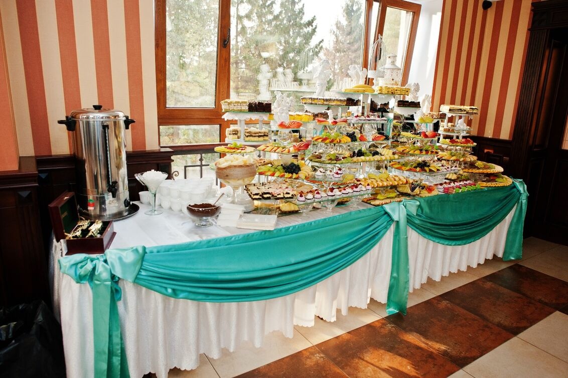  How Far in Advance to Book Catering for a Wedding?