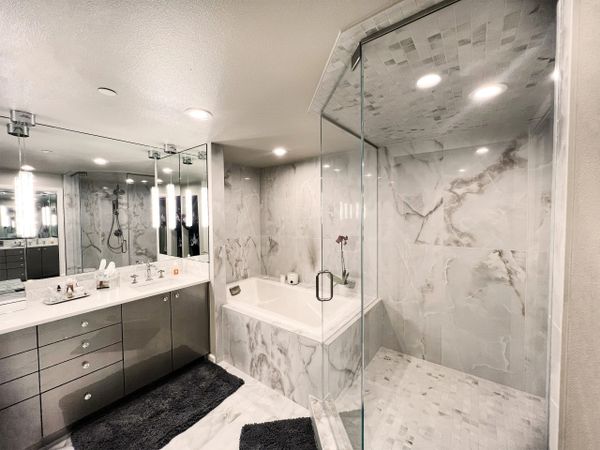  Expert Bathroom Remodel Contractors at SE Denver Construction