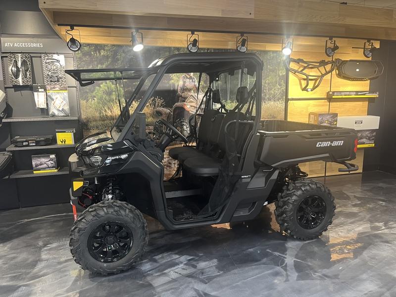  2024 Can-Am Defender DPS HD10 Timeless Black