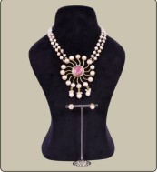  Mother Of Pearl Stone Necklace : gives you stylish and attractive look