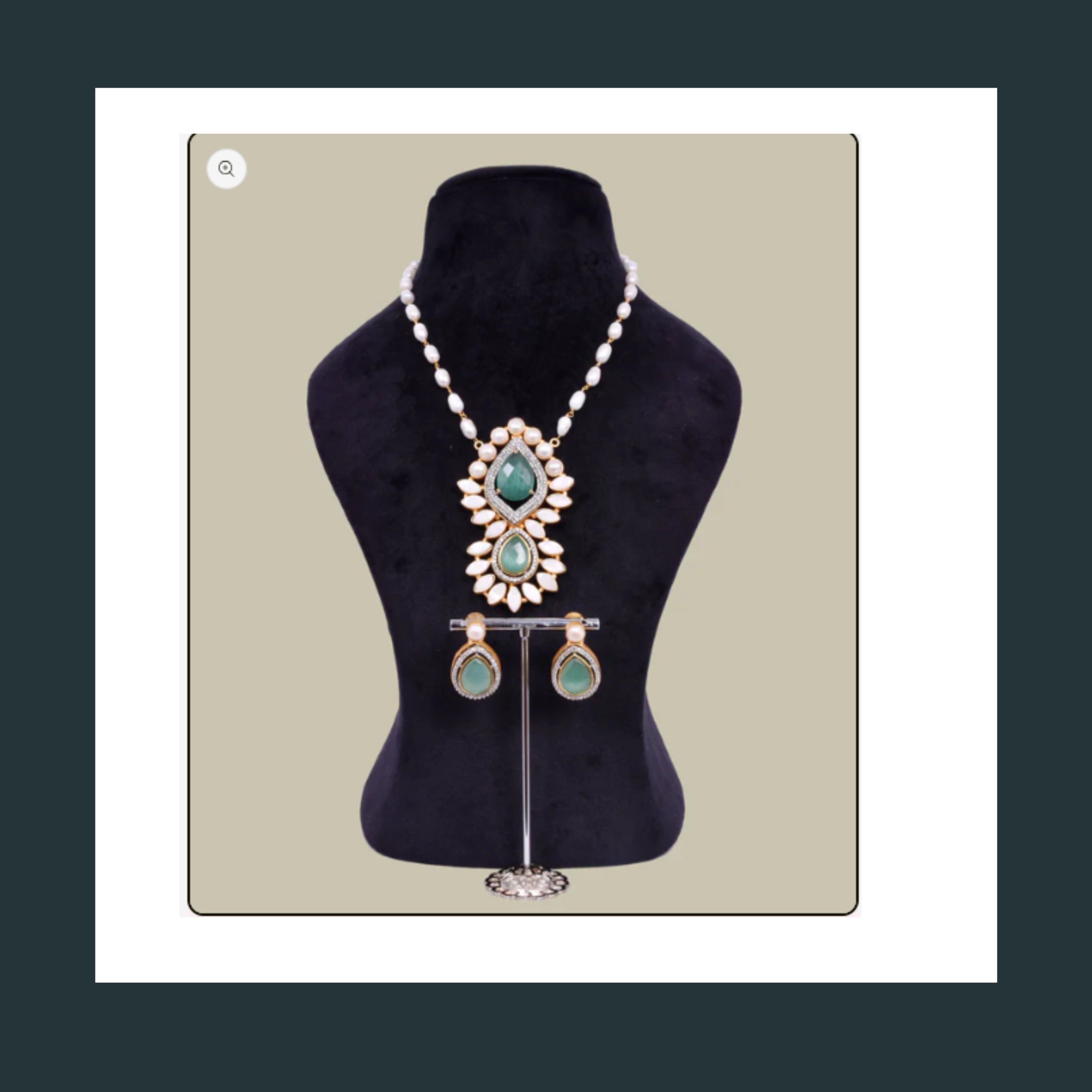  Pearl Stone Necklace : Gives You Perfect Party Ready Look