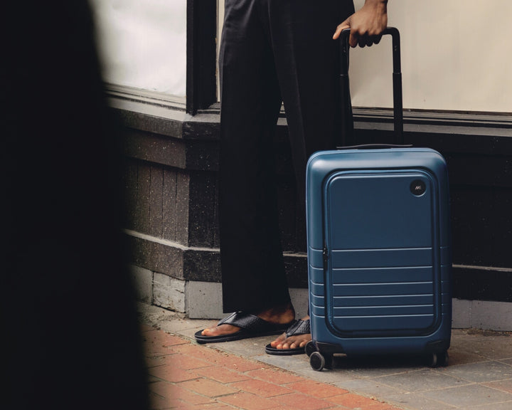  Metro Weekender | Monos Travel Canada Luggage & Bags