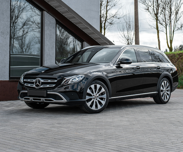  Mercedes E-class Chauffeur Car - Hire Today