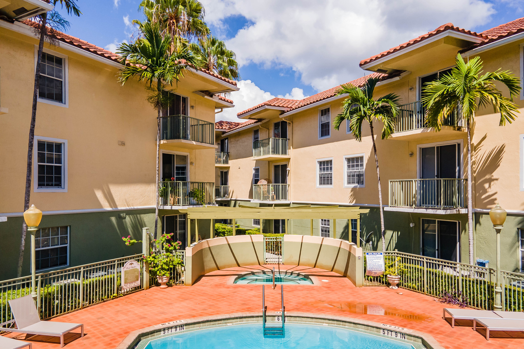  Luxury Apartments for Rent in West Palm Beach at Fairway Vista Luxury Apartments