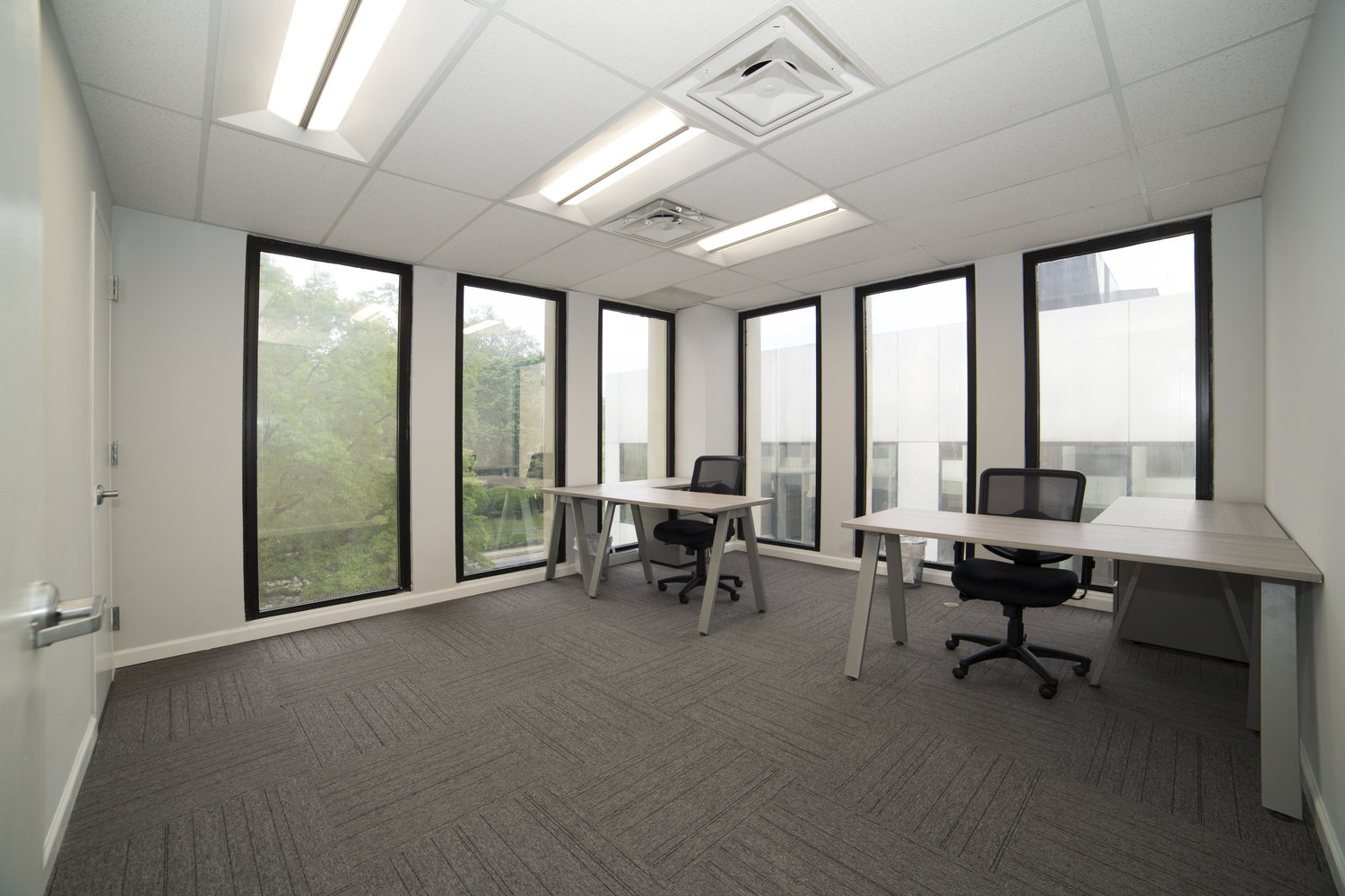  Cheap Small Office Space for Rent Fits Startup Budgets