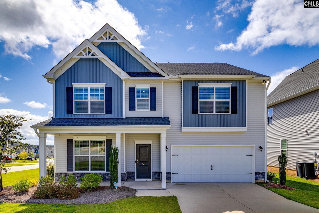  MODEL HOME the Perfect Blend of Luxury and Comfort!