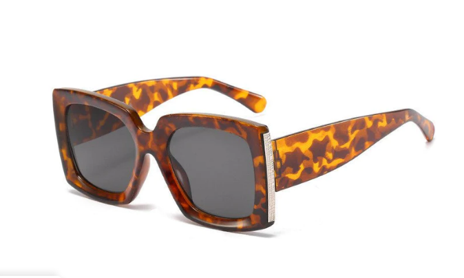  British Chic Eyewear: Make a Statement with Trendy Frames in the UK